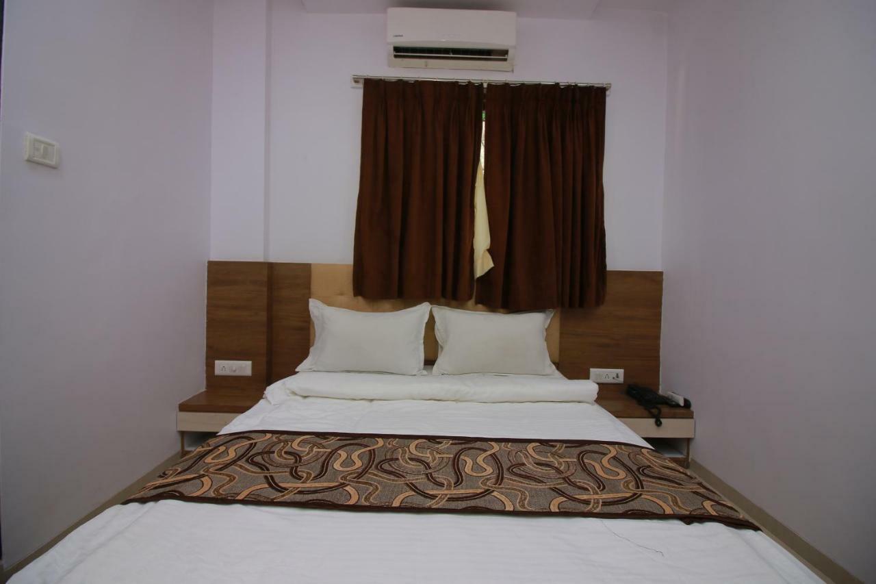 Hotel Apex Navi Mumbai Extérieur photo